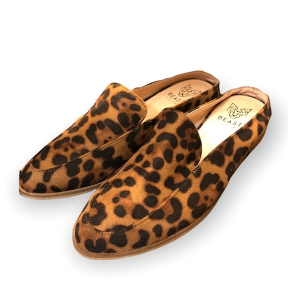 Beast Fashion Shoes Women’s Size 5.5 Slip On Animal Print